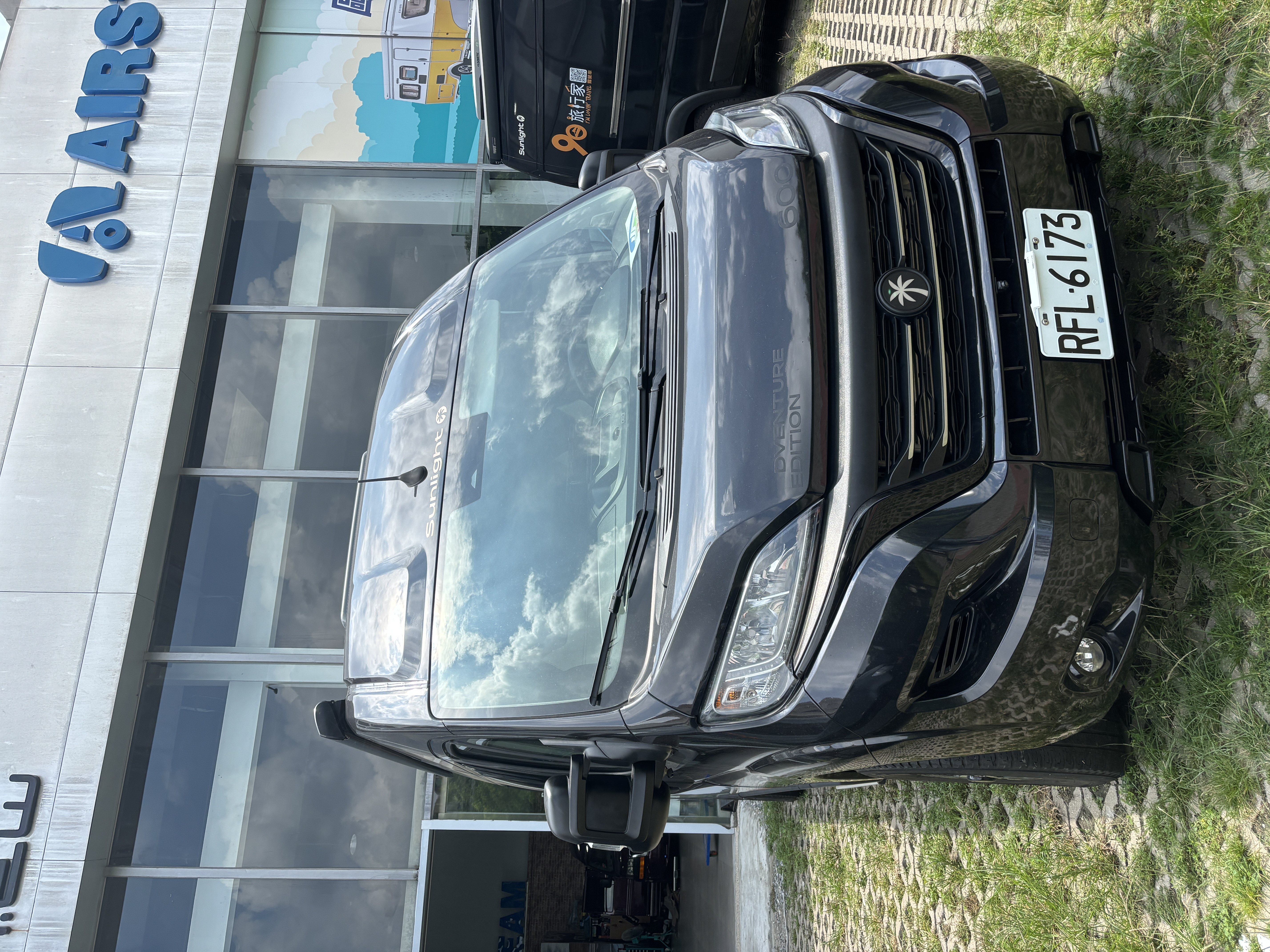 Sunlight Pre-Owned 黑色現車外觀